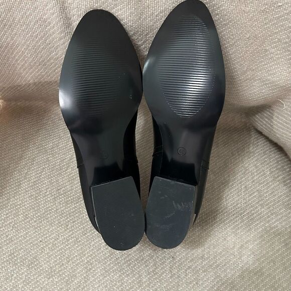 Ankle Chelsea Boots with Cutout Heels - Picture 7 of 8